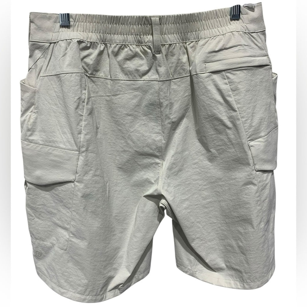Lululemon Men’s Classic-Fit Hiking Cargo Short 9" Color Bone White Size 32 NWT