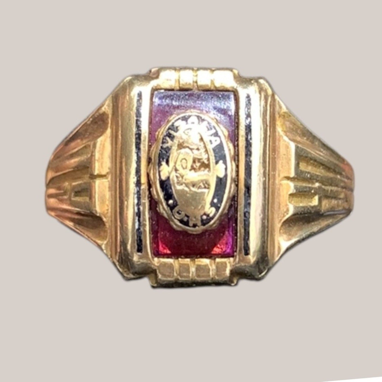 Vintage Visalia Union High School 14K Yellow Gold Class‎ Ring Red Stone Size 6.5