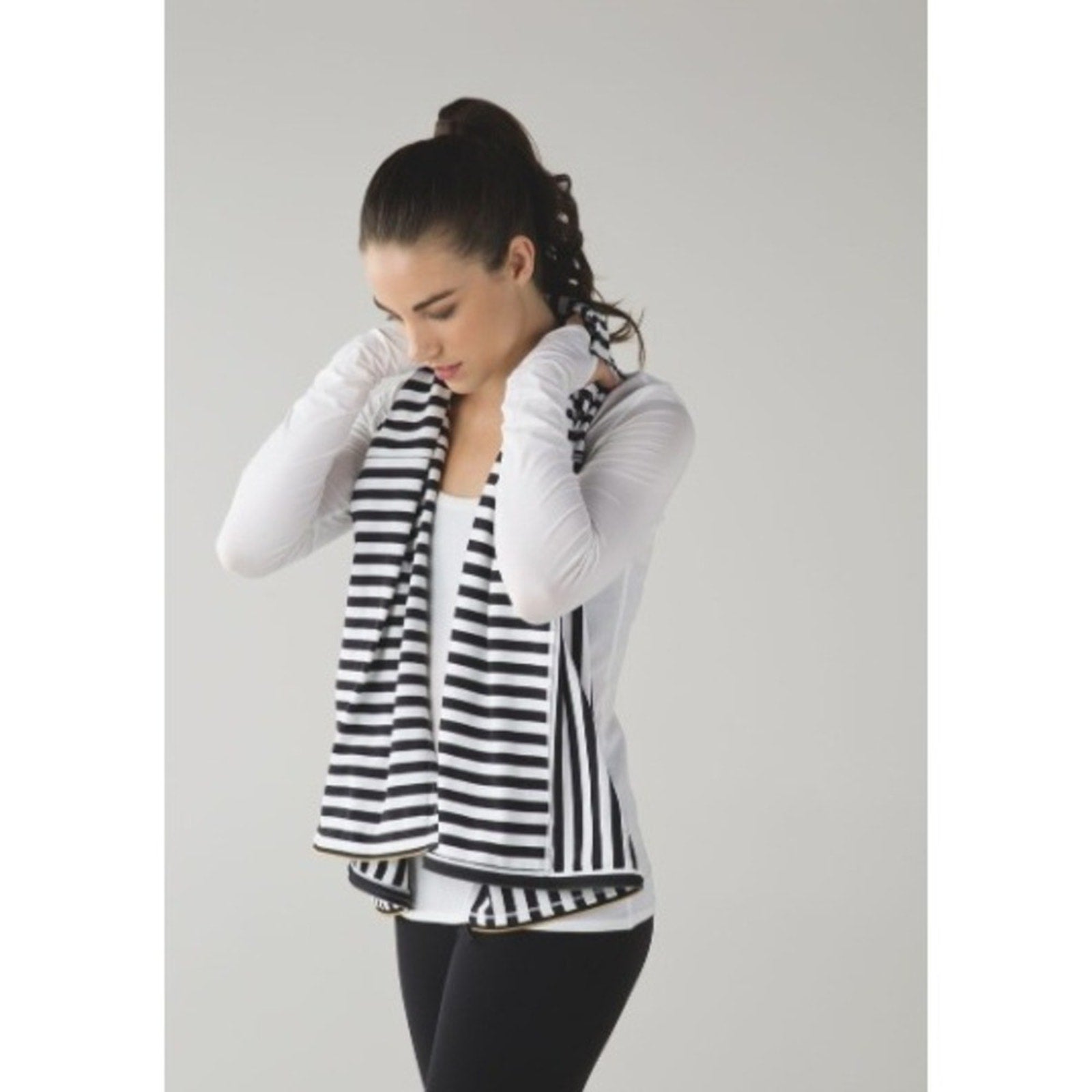 Lululemon Vinyasa Scarf *Zips Apex Stripe Black White