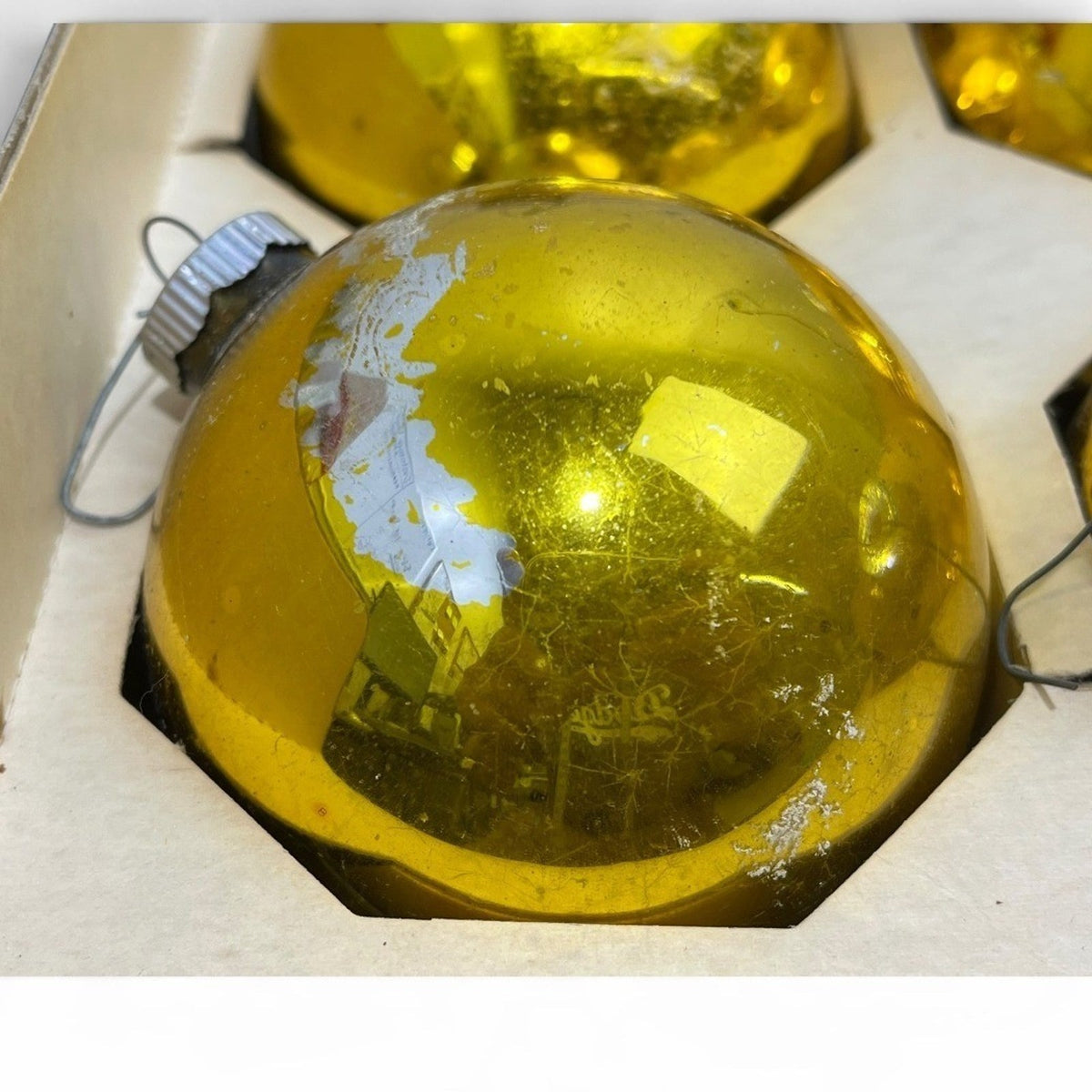Vintage Jumbo Shiny Brite Gold Glass Christmas Ornaments 3in Made in USA Box