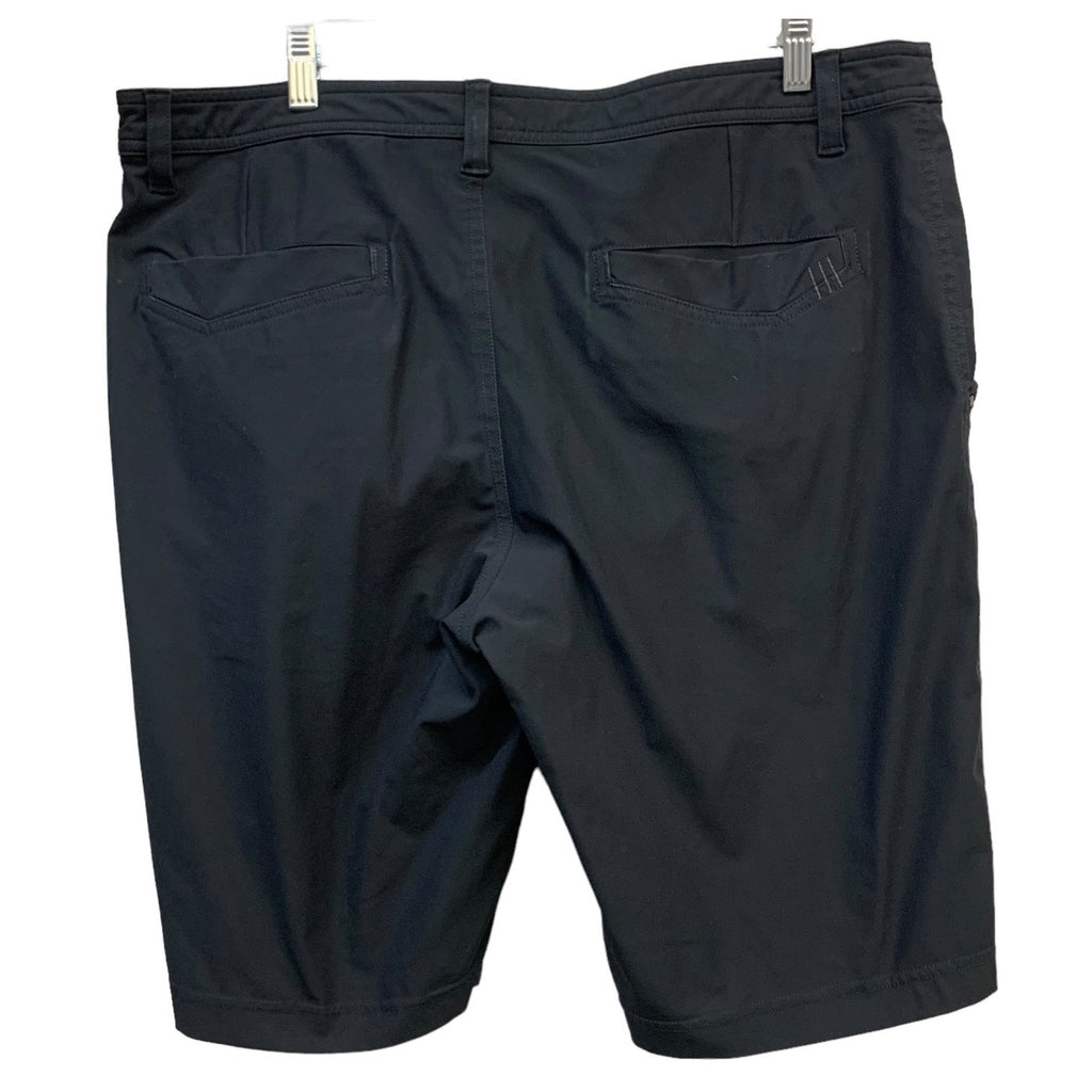 Lululemon Men's Black Shorts SZ 38