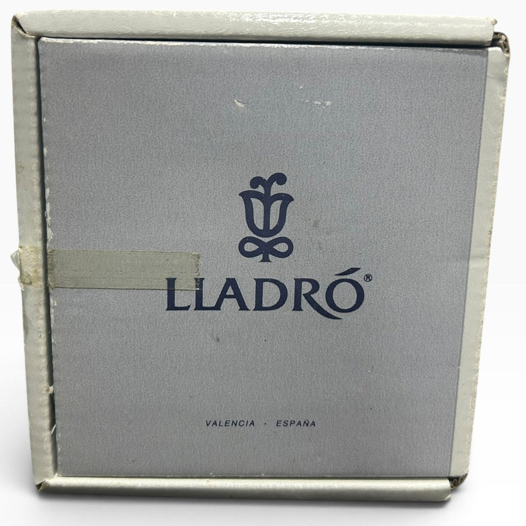 Lladro 1991 Christmas Ball Ornament Matte Porcelain Nativity Carolers with Box