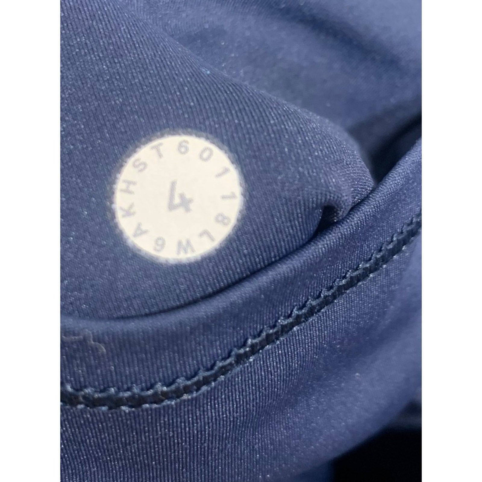 Lululemon Fast & Free Crop II *Nulux 19"
True Navy (First Release) SZ 4
