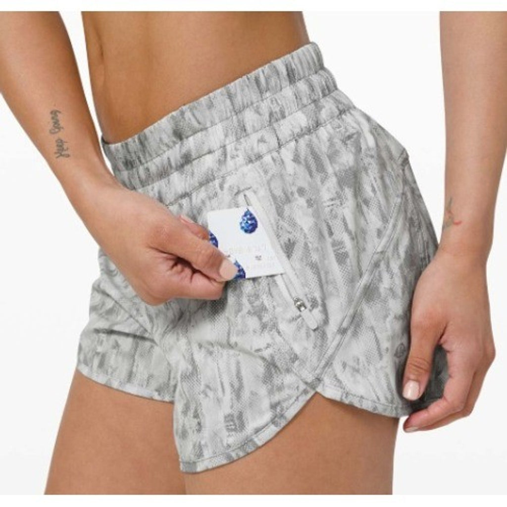 Lululemon Tracker Short V *4" City Breeze Alpine White Multi size 8