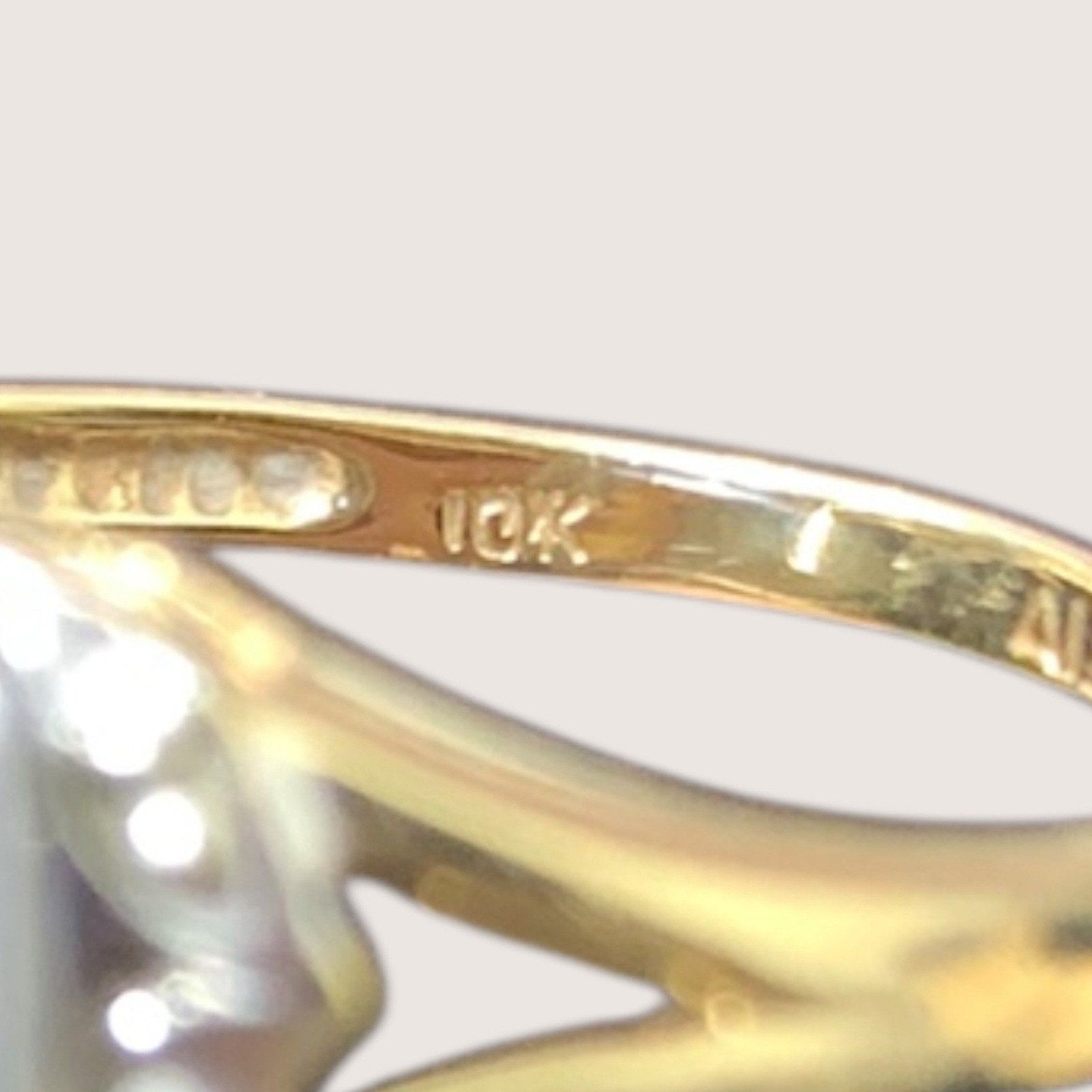 Vintage 10K Yellow Gold Blue Cushion Checkerboard Stone Ring Size 7 US 2.1g