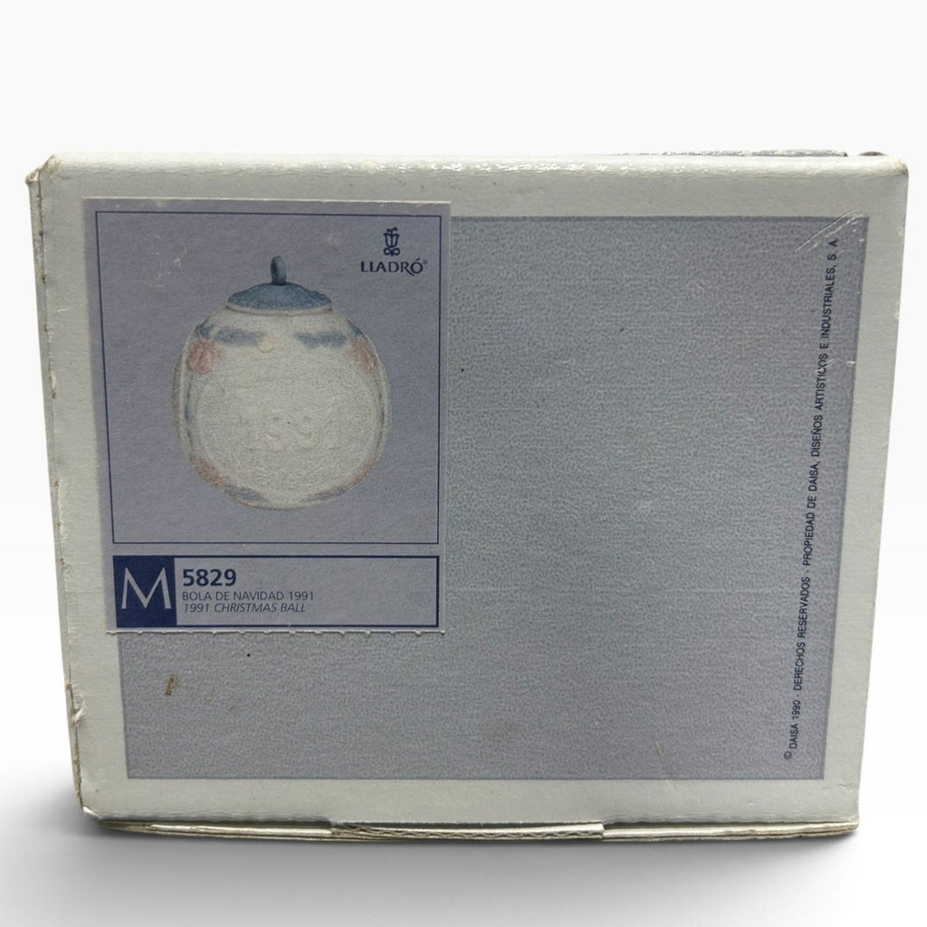 Lladro 1991 Christmas Ball Ornament Matte Porcelain Nativity Carolers with Box