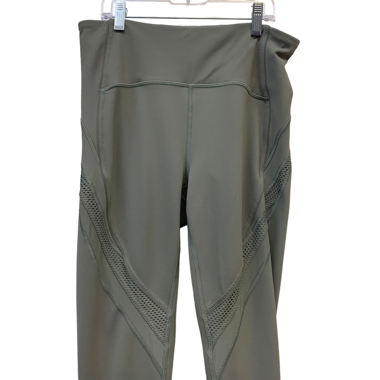 Lululemon Bootcamp Ready Tight 25" Green Sage SZ 10