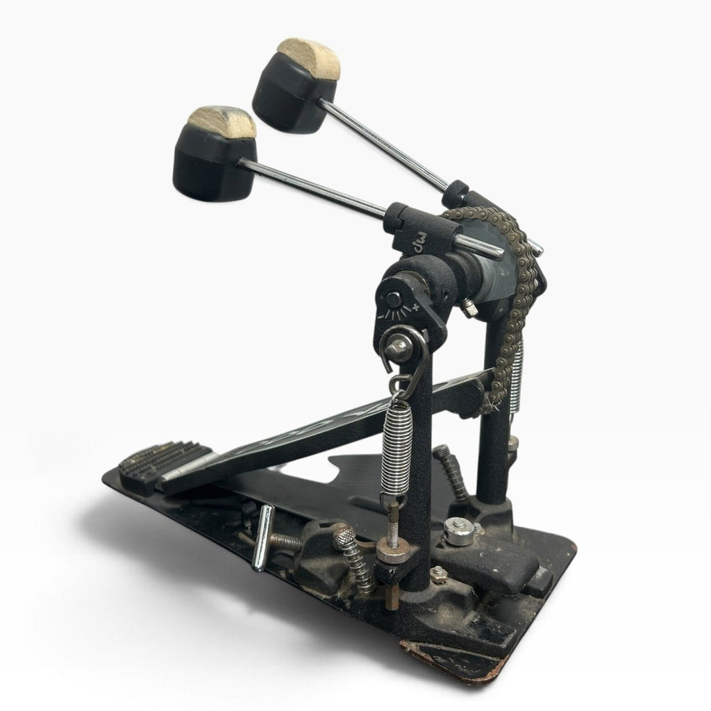 DW 7000 Double Bass Master Primary Kick Drum Pedal with 2 Beaters Instrument