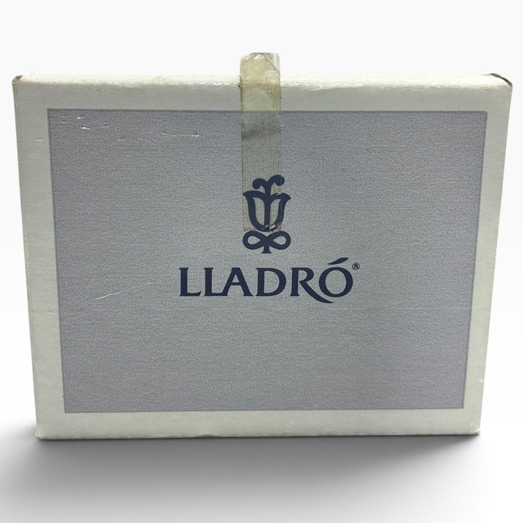 Lladro 1991 Christmas Ball Ornament Matte Porcelain Nativity Carolers with Box