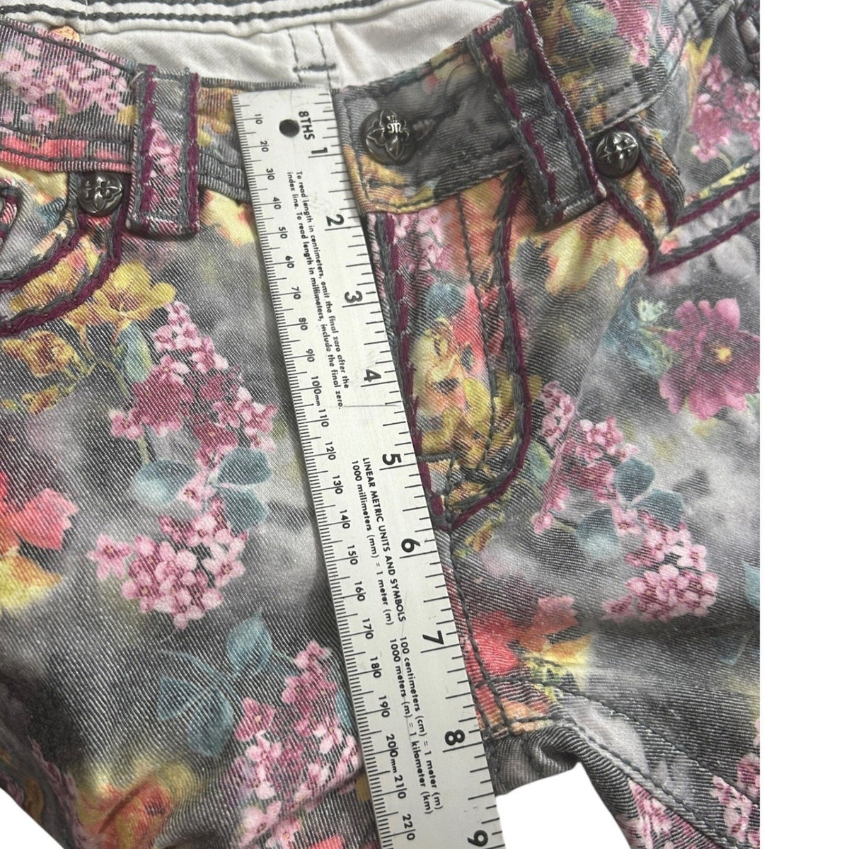 Miss Me Floral Print Skinny Jeans Grey Pink Orange Mid Rise Denim Size 27 whimsy