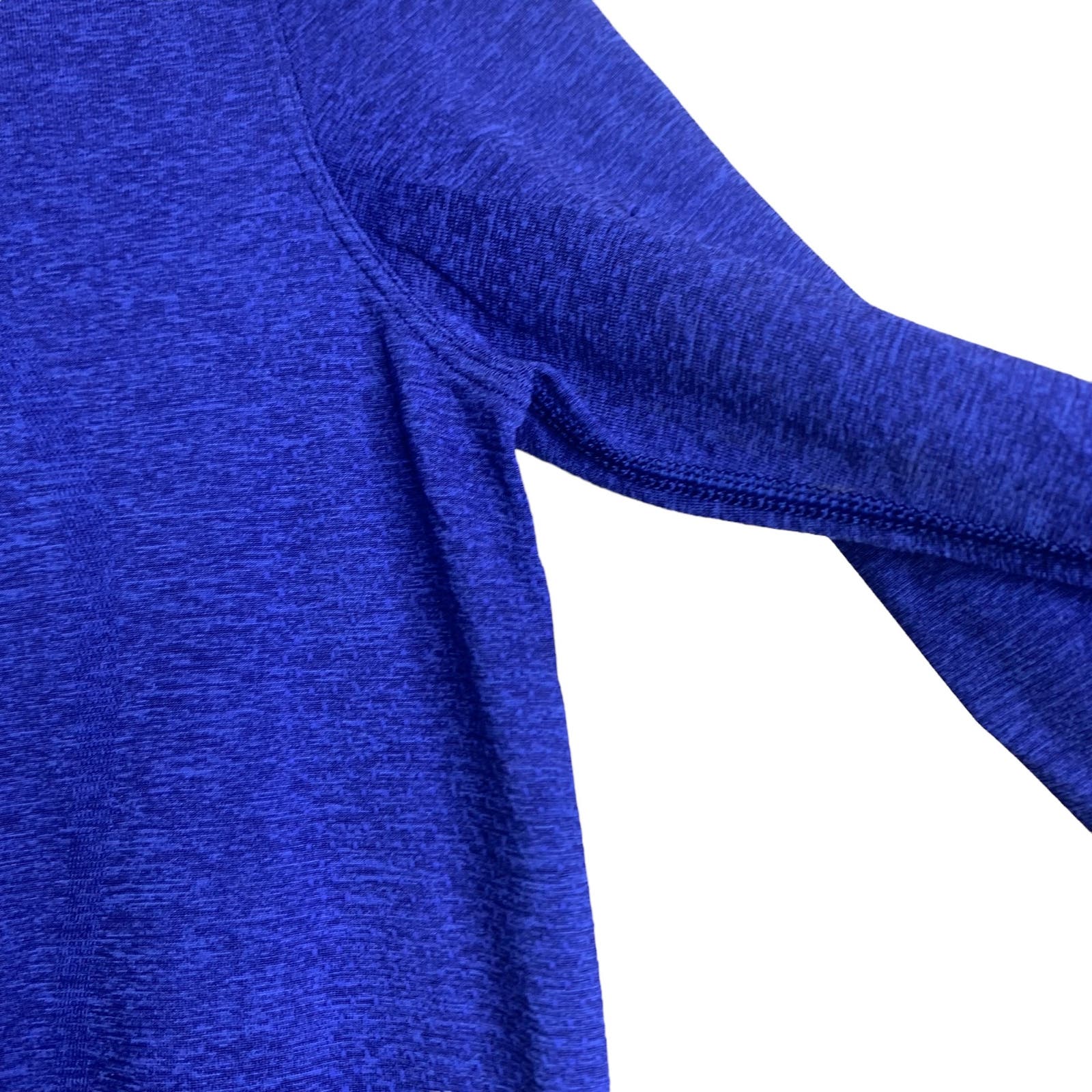 Lululemon Swiftly Breathe Long sleeve Women Blue SZ 4