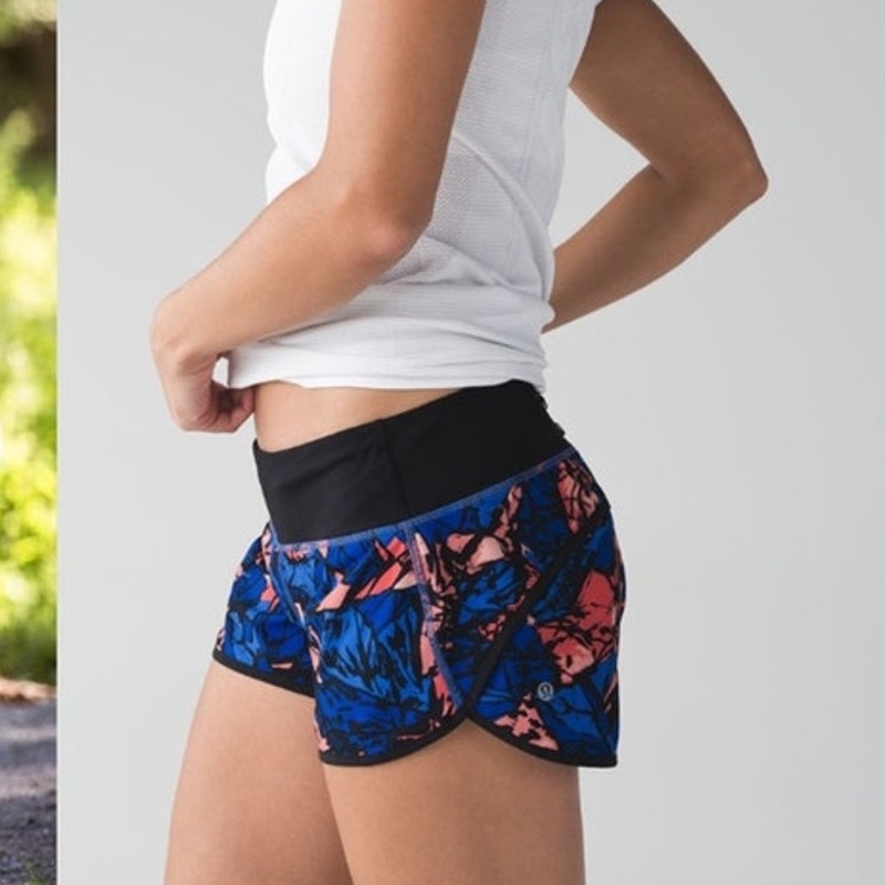 Lululemon Speed Short Paint Storm Harbor Blue Multi / Black SZ 4