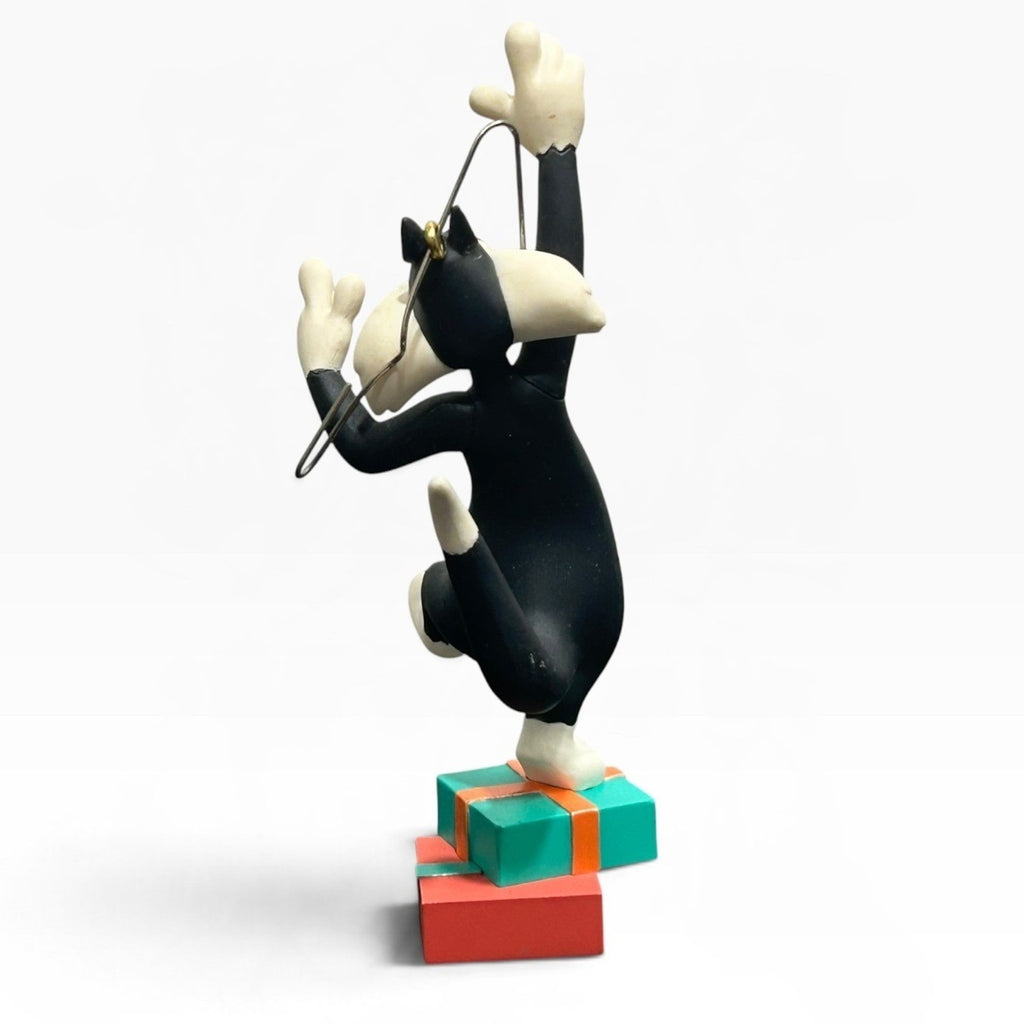 Hallmark 1995 Looney Tunes Sylvester and Tweety Hang-Togethers Ornament Set