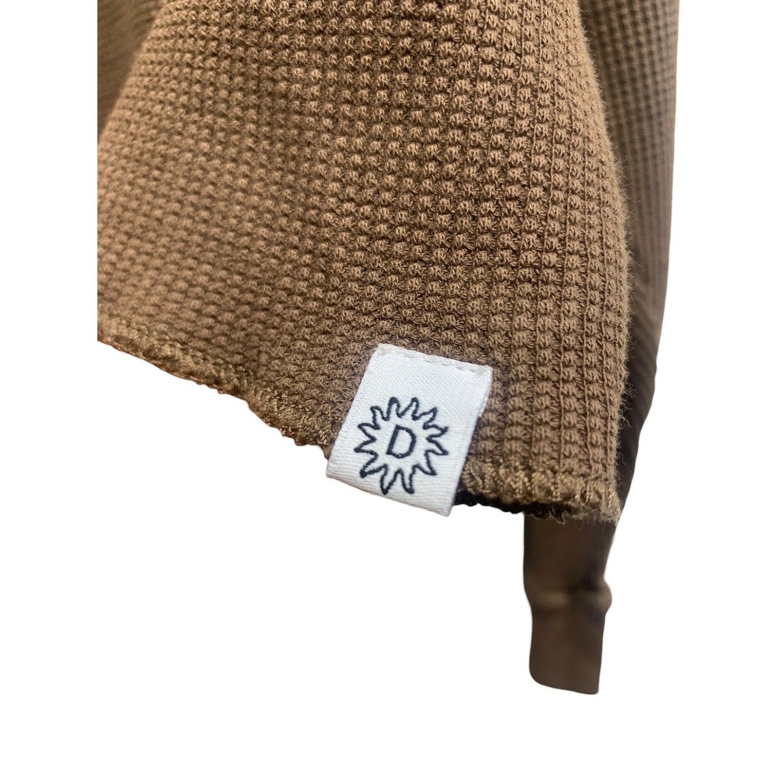 Daydreamer LA Brown Waffle Knit Long Sleeve Cropped Henley Top sz SMALL