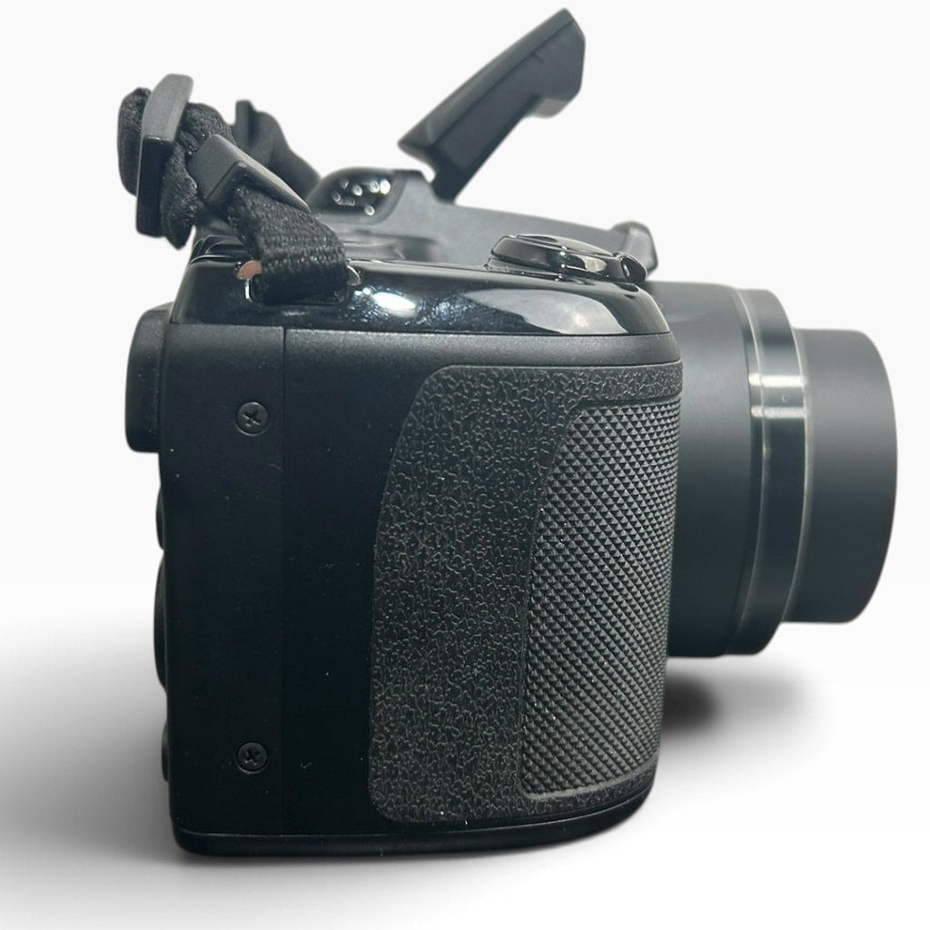 Tested Nikon Coolpix L340 20.2MP Digital Camera 28x Zoom Black with Zeikos Bag