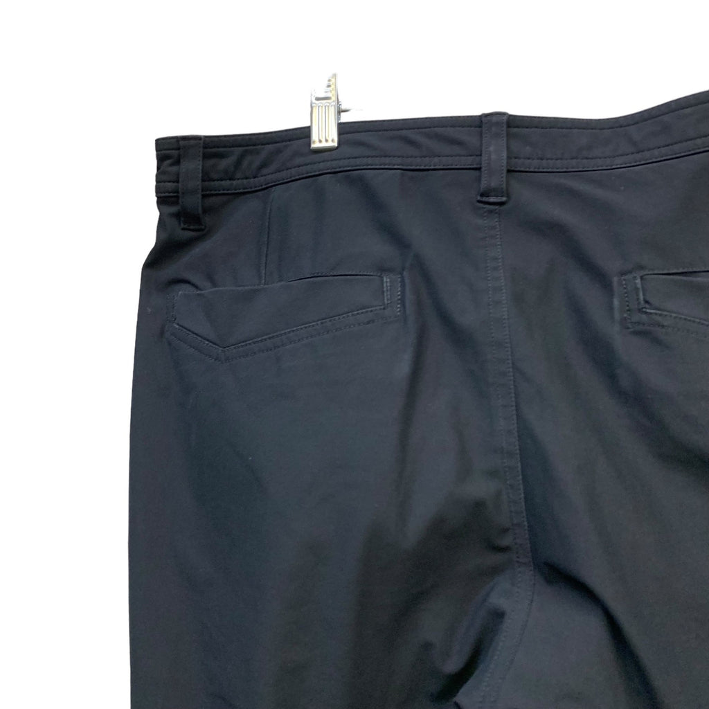 Lululemon Men's Black Shorts SZ 38