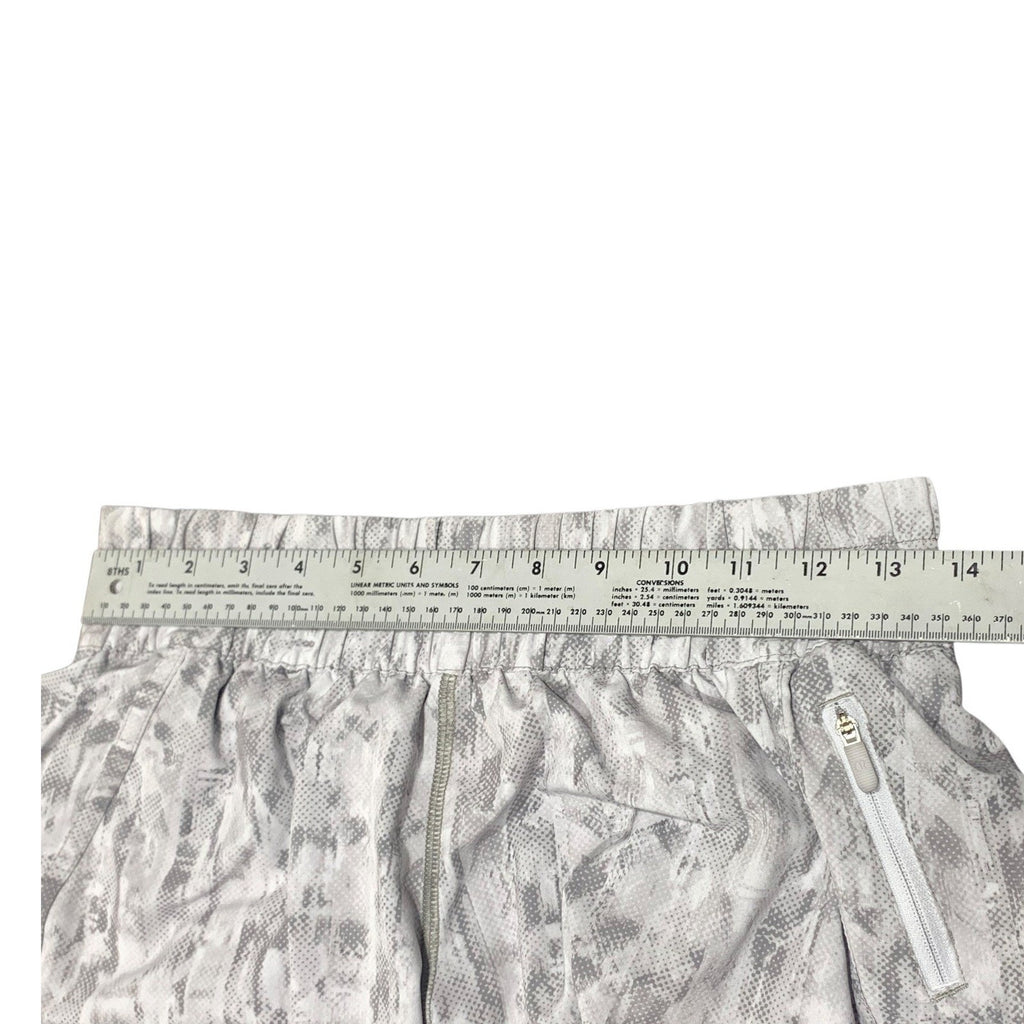 Lululemon Tracker Short V *4" City Breeze Alpine White Multi size 8