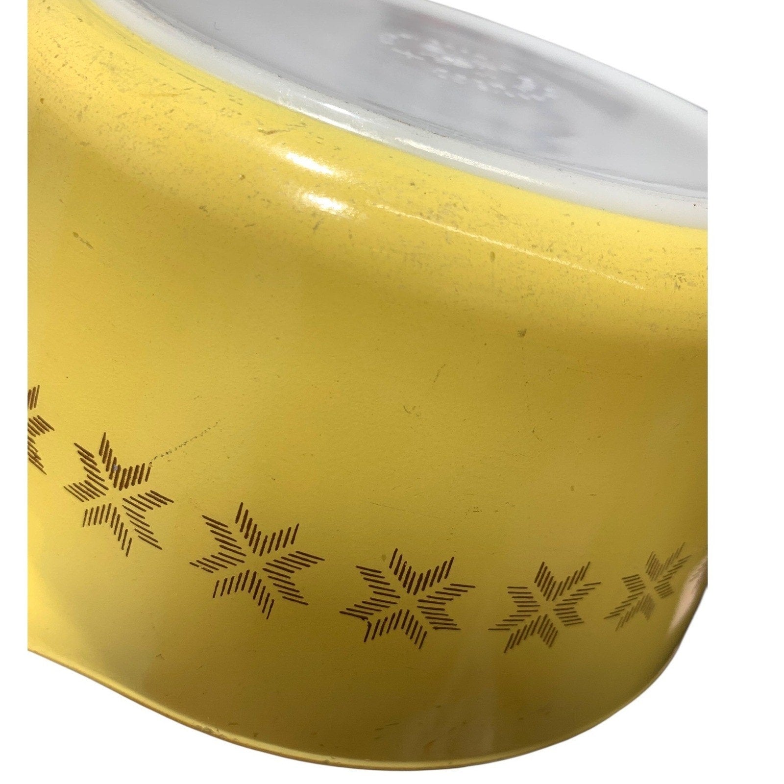 Vintage Pyrex Town and Country Yellow 1.5 QT Casserole Dish 474-B Starburst MCM