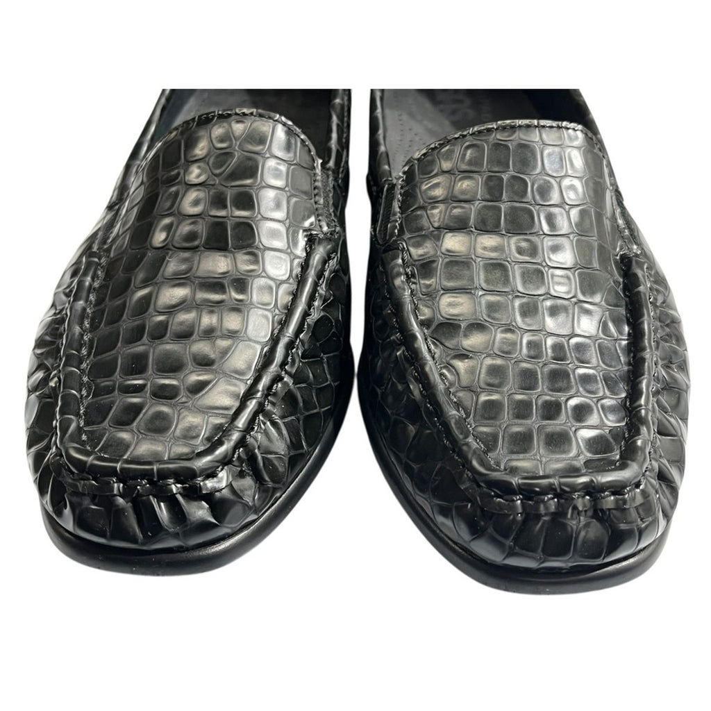 SAS loafers black embossed crocodile pattern slip on women's shoes 7.5