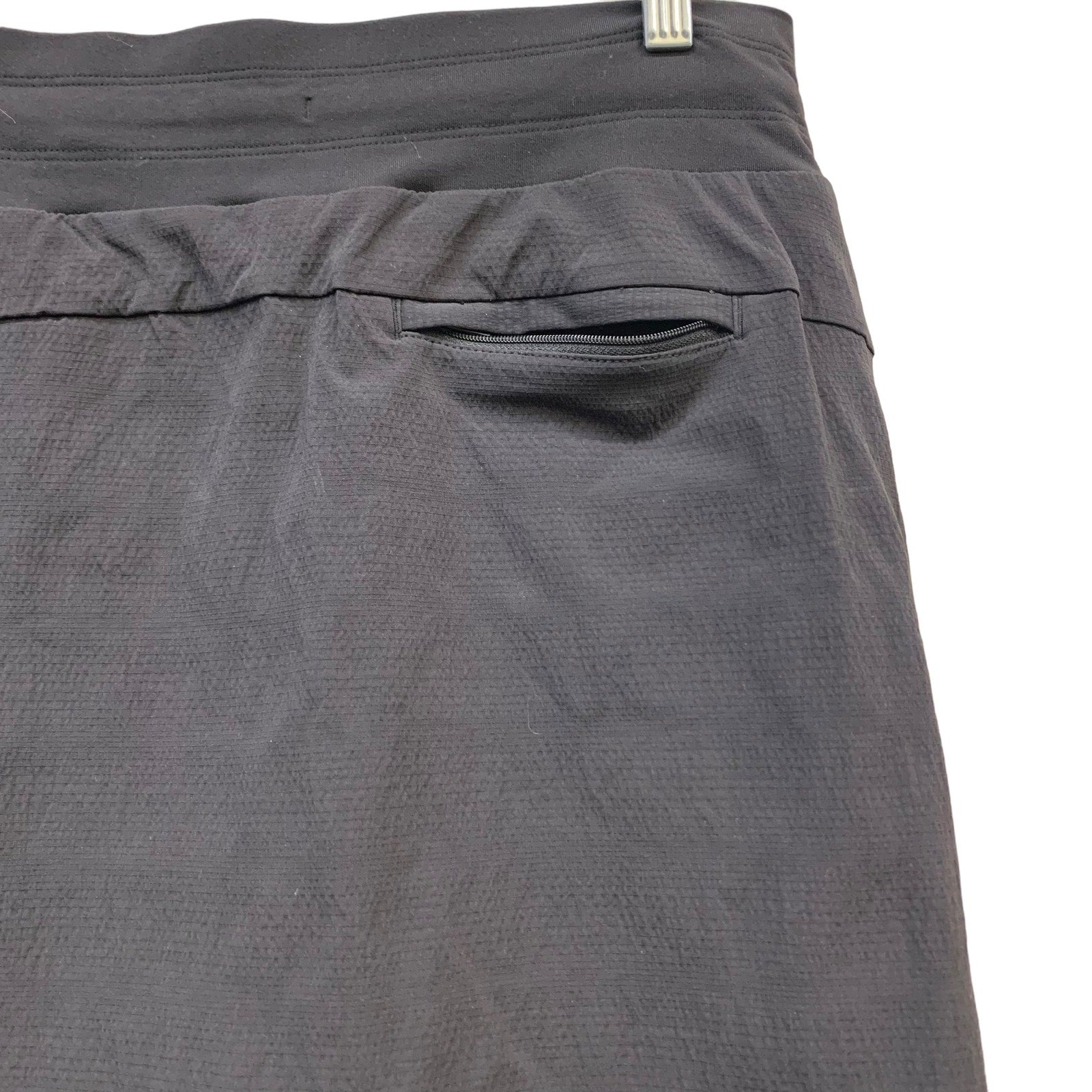 Athleta TREKKIE MID RISE SKORT Black SZ 2