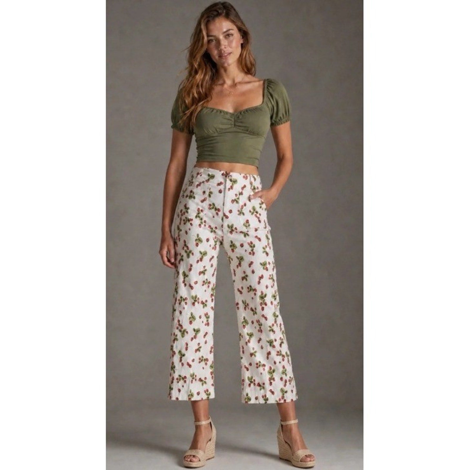 Maeve Anthropologie The Colette Strawberry Print Wide Leg Cropped Pants Size 25