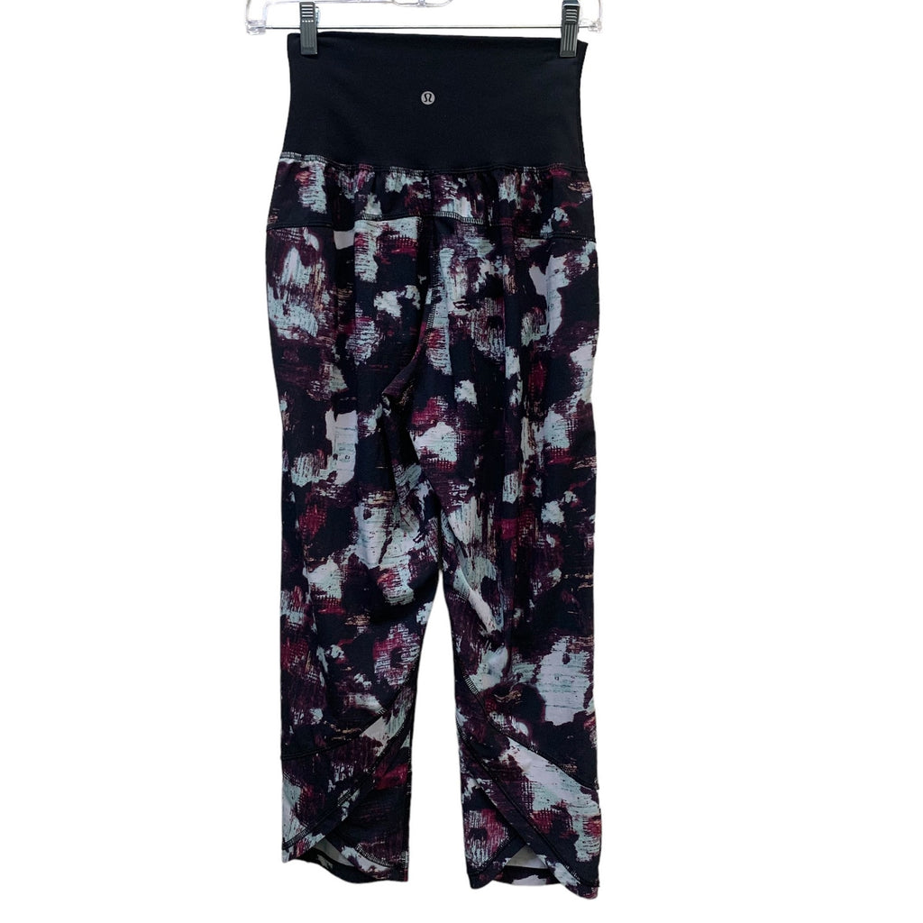 Lululemon Tranquil Crop Kara Blossom Multi / Black SZ 4