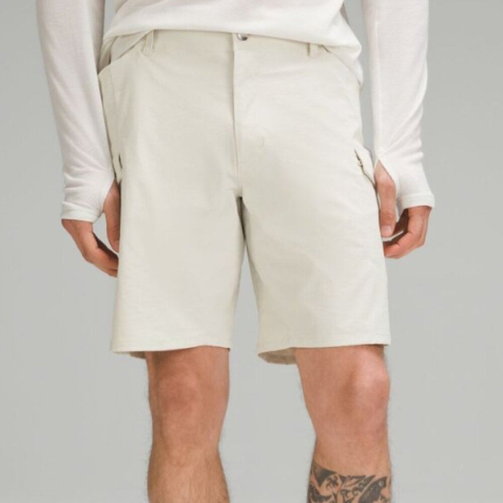 Lululemon Men’s Classic-Fit Hiking Cargo Short 9" Color Bone White Size 32 NWT
