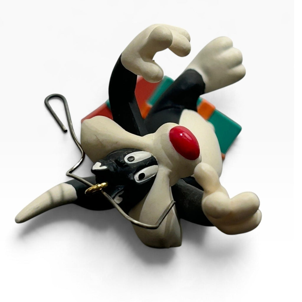 Hallmark 1995 Looney Tunes Sylvester and Tweety Hang-Togethers Ornament Set