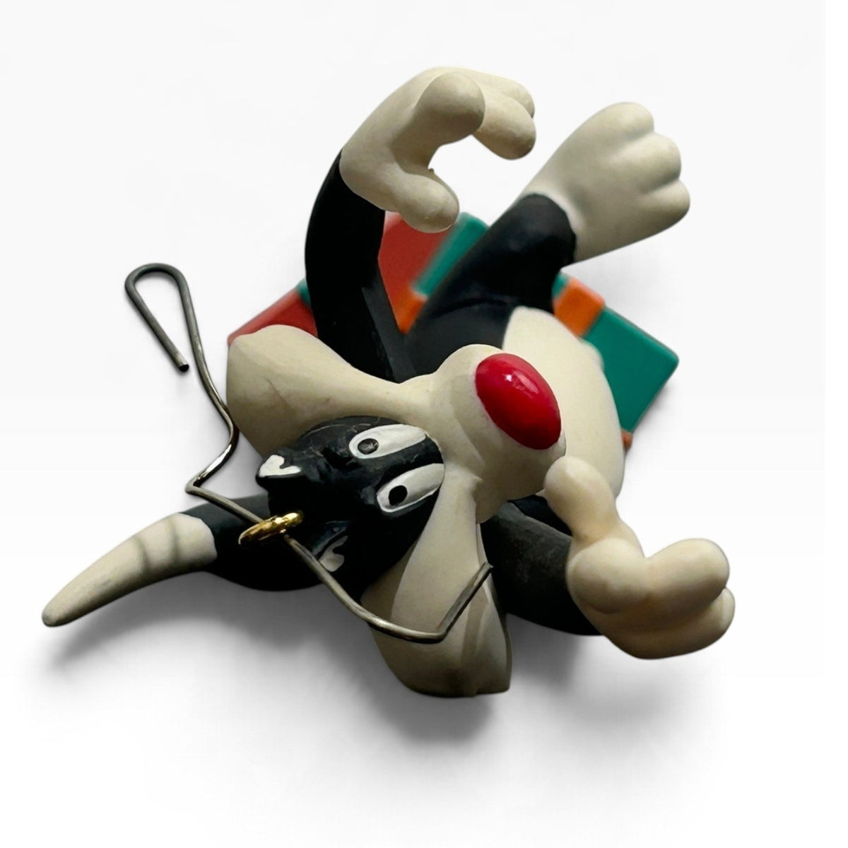 Hallmark 1995 Looney Tunes Sylvester and Tweety Hang-Togethers Ornament Set