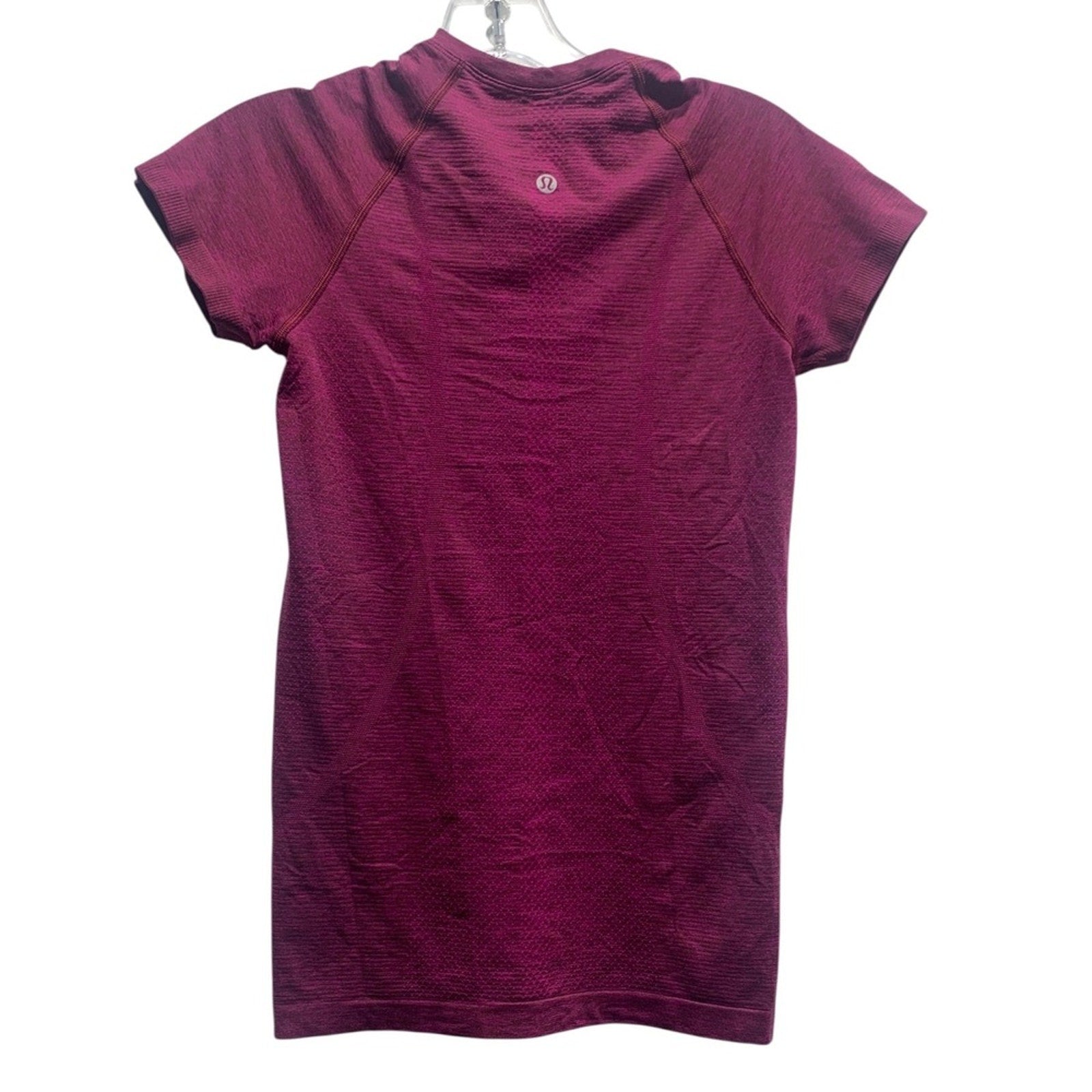 Lululemon Swiftly Tech Short Sleeve 2.0
Ripened Raspberry / Red Merlot sz 4