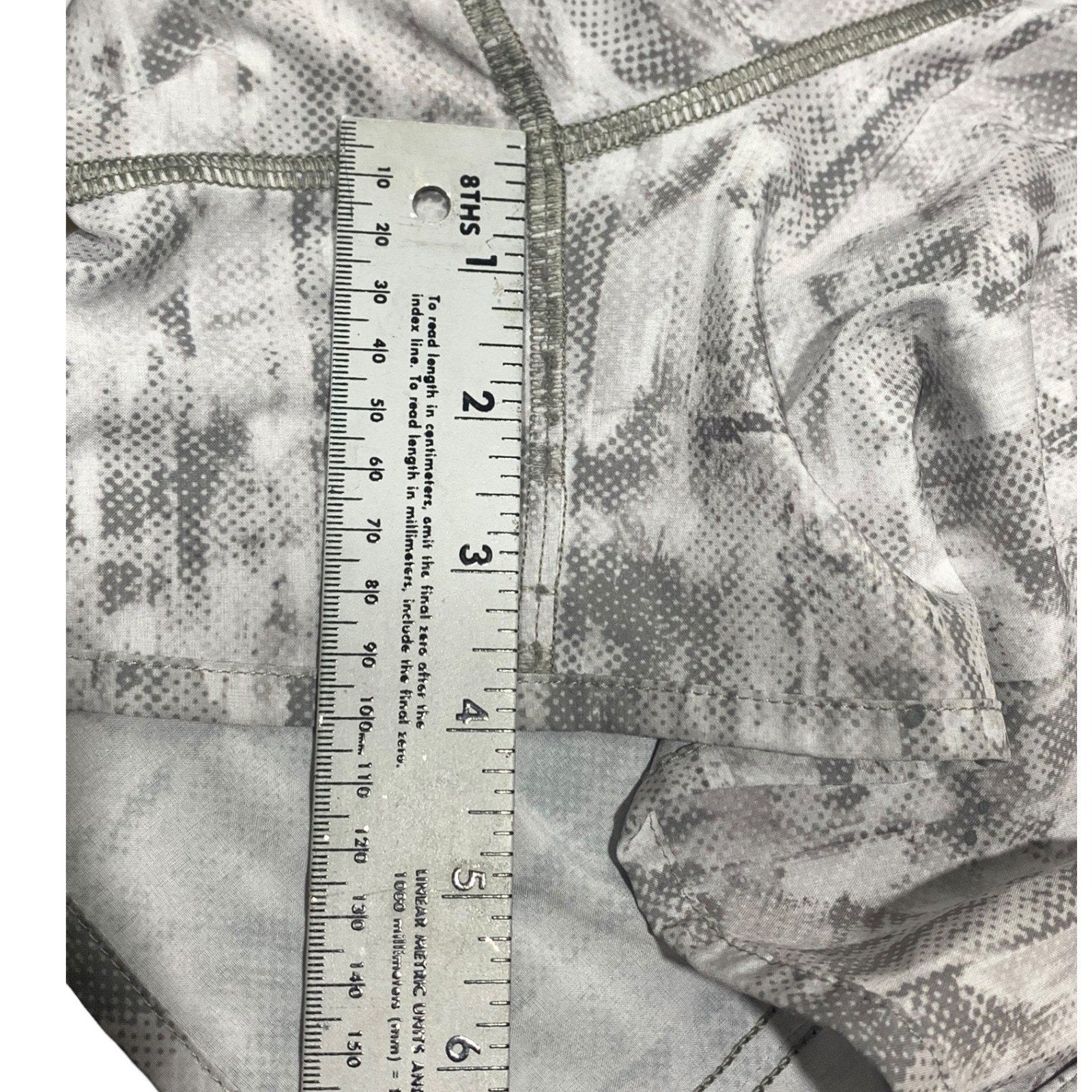 Lululemon Tracker Short V *4" City Breeze Alpine White Multi size 8