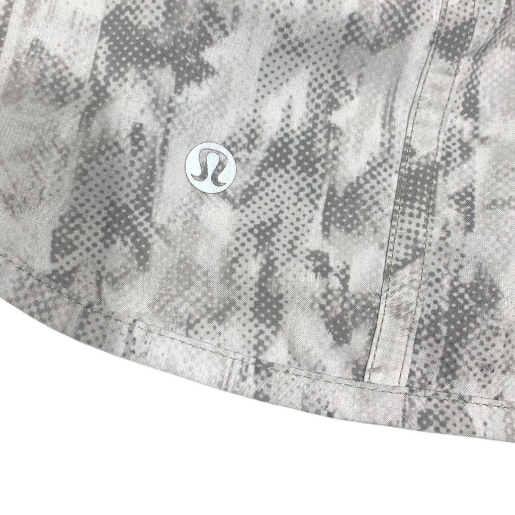 Lululemon Tracker Short V *4" City Breeze Alpine White Multi size 8
