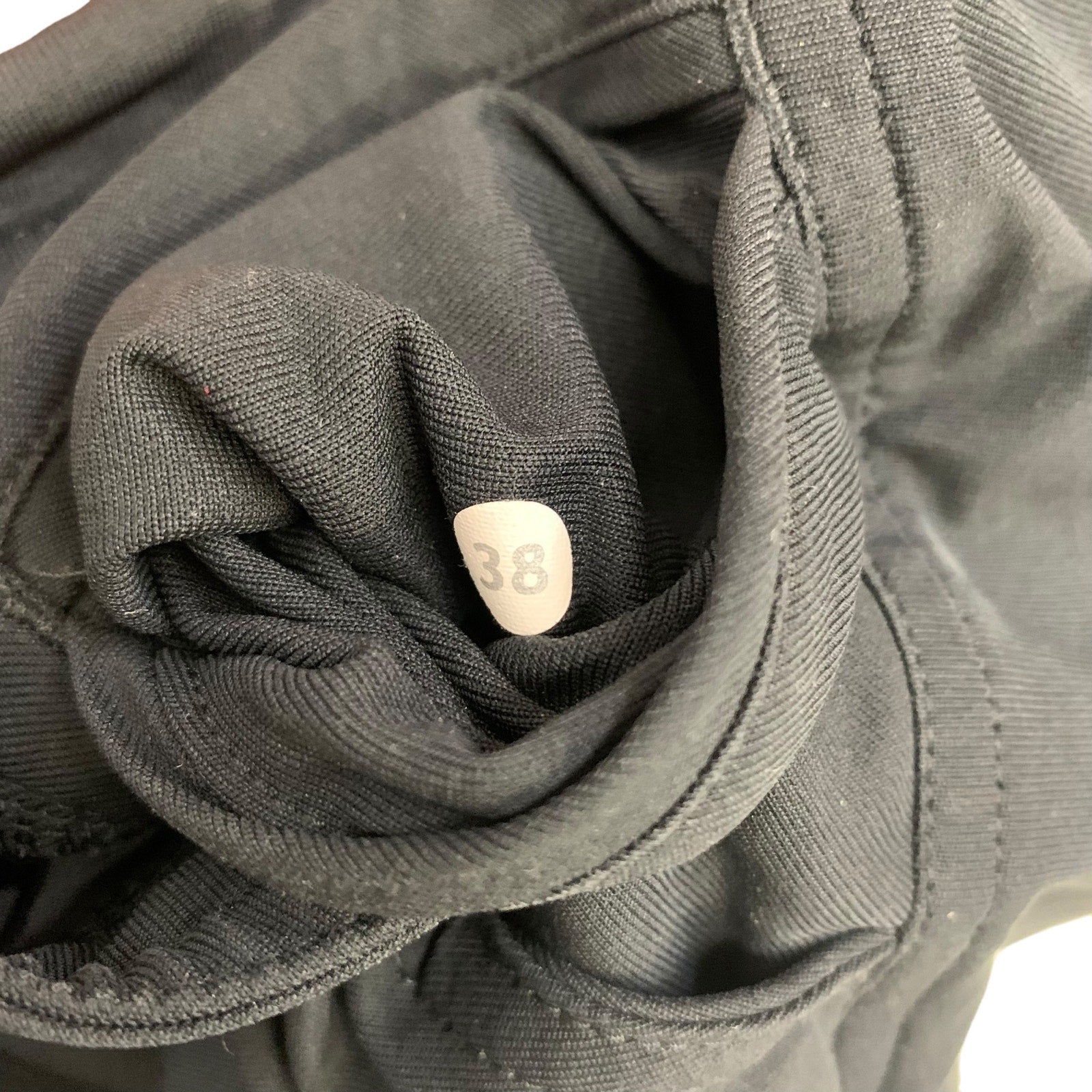 Lululemon Men's Black Shorts SZ 38