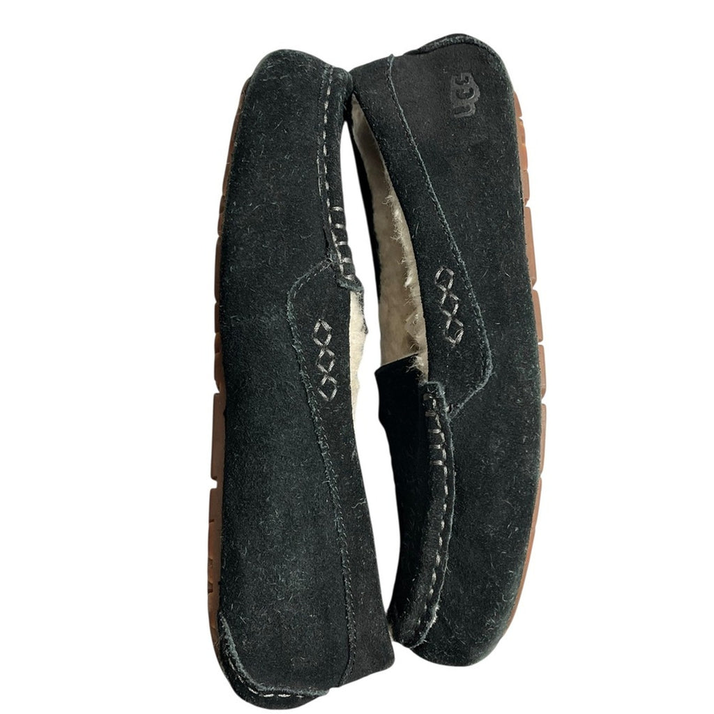 UGG Australia Women's Black Suede Sheepskin Lined Moccasin Slippers Size 8