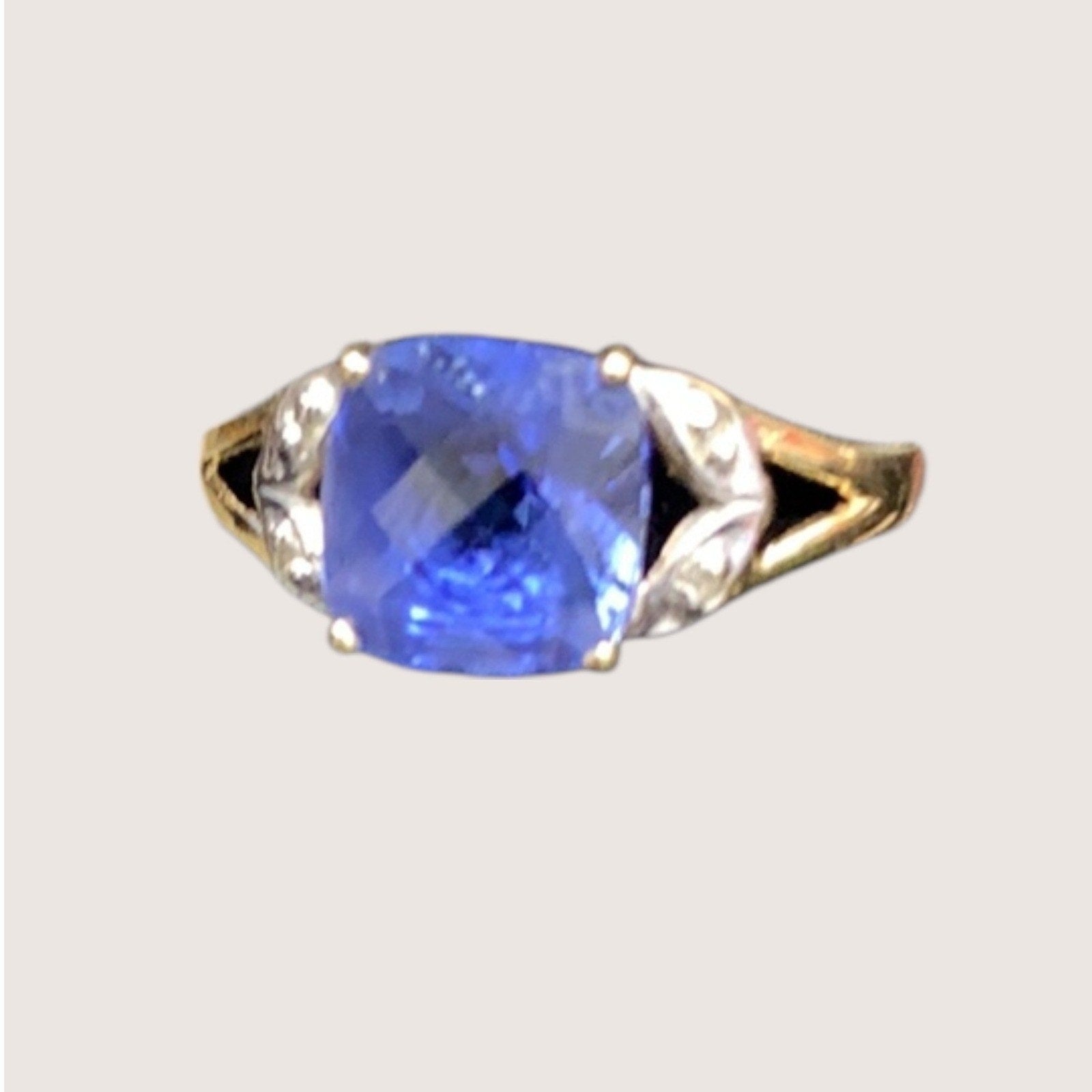 Vintage 10K Yellow Gold Blue Cushion Checkerboard Stone Ring Size 7 US 2.1g